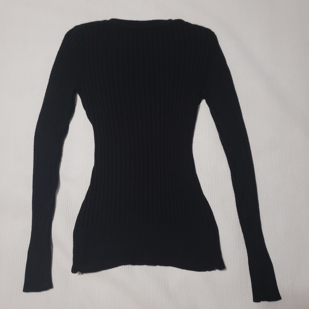 Pattyboutik Ribbed V-Neck Zip-Embellished Sweater - Picture 4 of 4